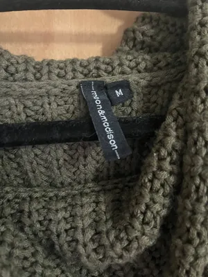 Sweater thumbnail 2