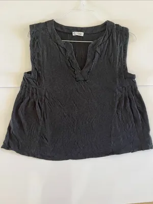Carve Designs Nicole Black Sleeveless Ruffled V-Neck Top thumbnail 3