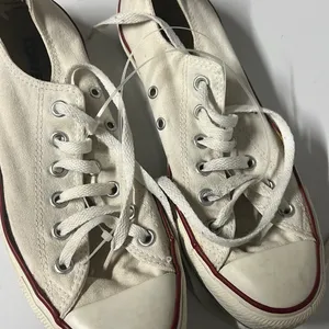 Converse Unisex Shoe in Cream M7 W9 thumbnail 2