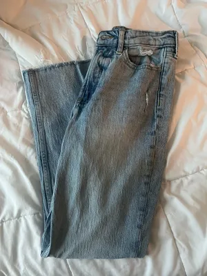 Free Assembly Ripped Straight Leg Jeans thumbnail 3