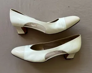 Vintage Salvatore Ferragamo Leather Pumps thumbnail 1