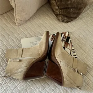 Antonio Melani peatrie light tan suede buckle western pointed heeled booties 8.5 thumbnail 5