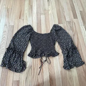 Altar'd State Cottagecore Floral Top Womens XS Brown Ruched Tie Front Bell Sleeves Feminine thumbnail 8