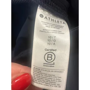 Athleta Wander Hybrid Pant Navy Blue Tapered Cargo Hiking Travel Womens 10 Tall thumbnail 8