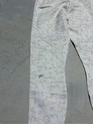 Fabletics NWT Define high-waisted soft white 7/8 leggings large MSRP$70 thumbnail 10
