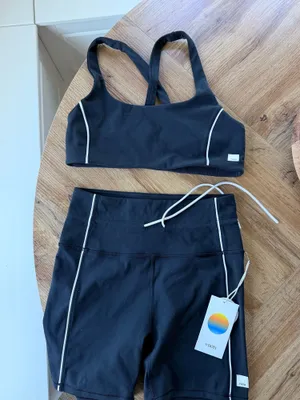 Vuori activewear set  thumbnail 2