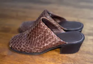 Gap‎ Woven Leather Slip On Mules thumbnail 1