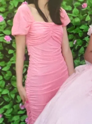 Pink ruched body con dress #partydress #goingout Wore it once for an event No flaws thumbnail 1