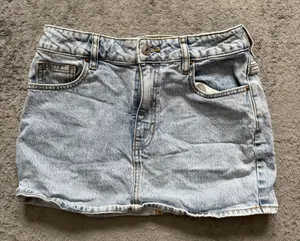 Pacsun Bella Mini Denim Skirt Light Wash Causal Edgy Basic Chic size 26 thumbnail 1