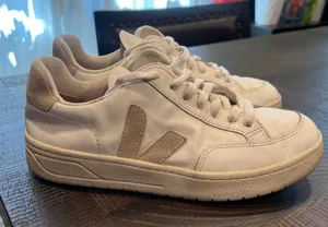 Veja V-12 Leather Sneakers in Extra-White/Sable 7 women thumbnail 1