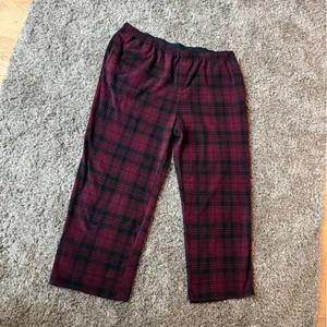 NWOT SKIMS Unisex Fleece Flannel Sleep pants Medium in Wine Plaid 4x thumbnail 2