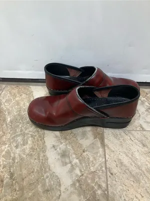Dansko Professional Clogs in rich burgundy reddish-brown leather finish Size 39 thumbnail 6
