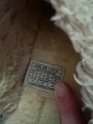 Ugg slippers  thumbnail 3