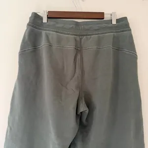 Lululemon Scuba Mid Rise Wide Leg Pant Full Length Green Women's‎ Size 10 thumbnail 6