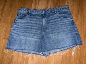 American Eagle Stretch Denim Shorts Medium Wash Raw Hem Size 16 thumbnail 1
