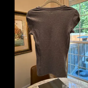 Lululemon short sleeve athletic top in size 4z. thumbnail 2