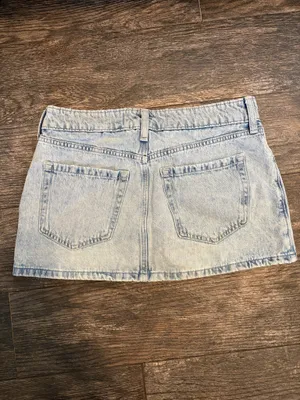 SOLD holister jean skirt with built in shorts size 4 thumbnail 2