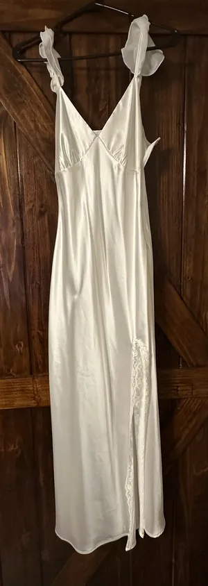 Satin white dress Size XS thumbnail 3