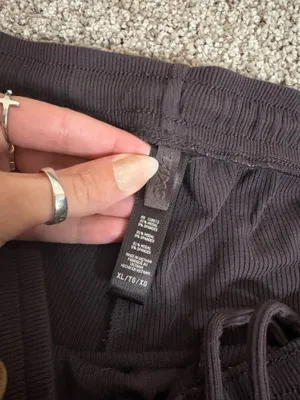 SKIMS Sweat Shorts thumbnail 4