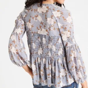 AMERICAN EAGLE Smocked Floral Blouse Blue Cream Ivory Long Sleeve Boho Peplum XS thumbnail 3