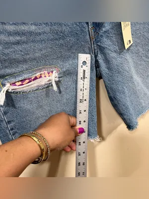 NWT Levi's® 501® Original High Rise Mid Thigh Denim Shorts size 23 thumbnail 3