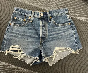 Levi’s 501 Shorts thumbnail 1