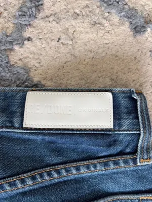 Women’s re/done originals blue jeans (size 26) thumbnail 7
