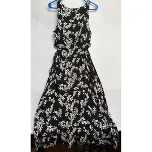 Who What Wear Black Floral Maxi Dress Side Cut Out Tassel Tie Small thumbnail 3