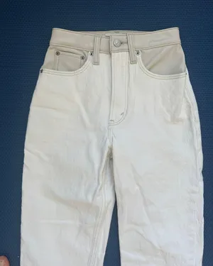 Abercrombie 90s Straight Ultra High Rise Jeans thumbnail 2