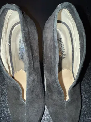 Michael Kors Black Suede V-Shaped Platform Heels 7M thumbnail 8