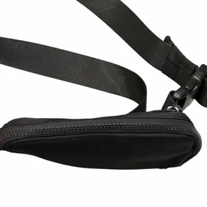 Lululemon Black 1L Everywhere Belt Bag Fanny Pack Waist Pack Bag thumbnail 4