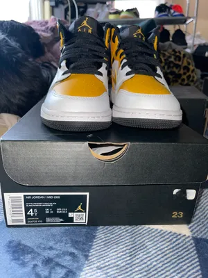 Jordan 1 Mid thumbnail 5