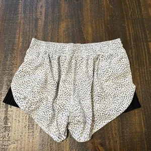 Lululemon Pleat To Street Shorts thumbnail 2