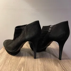 Tory Burch Cidnay Black Suede Platform Ankle Booties‎ 10 thumbnail 5