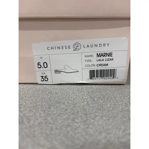 NIB Chinese Laundry Size 5 Marnie Cream Leather Pointed Toe Slip On Loafer Mules thumbnail 4
