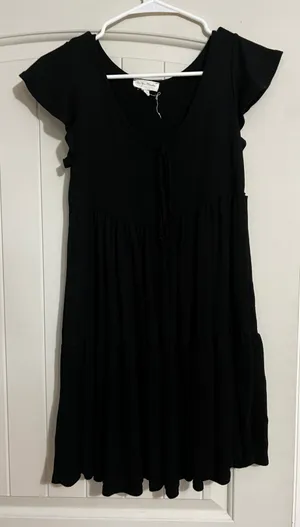 Black dress Size M thumbnail 1