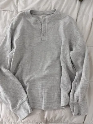 Gray Henley Size M thumbnail 1