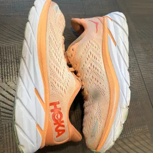 Hoka Clifton 8 melon color running shoes 8.5B women thumbnail 6