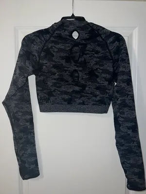 Gymshark Camo Long Sleeve Crop Top thumbnail 3