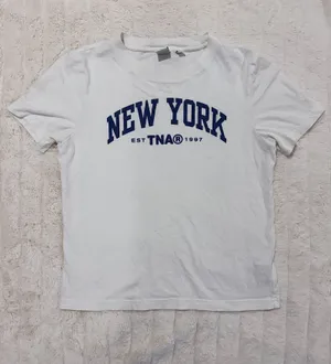 Aritzia T-Shirt thumbnail 1