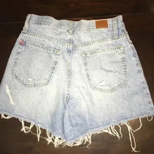BDG Women High Waisted Distressed Denim Shorts Size 28 v6x thumbnail 6