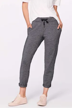 Lululemon On The Fly Pant 28" Heathered Black size 12 thumbnail 1