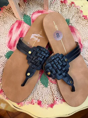 🩴🩴🩴3for 12$🩴🩴🩴Black Woven Thong Sandals - Women's Size 8 thumbnail 1