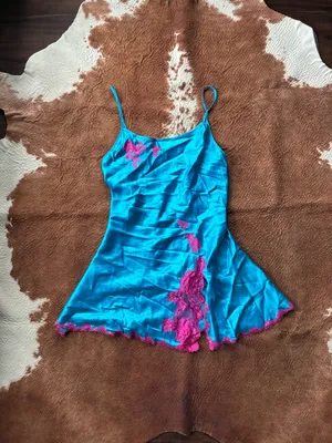Victorias Secret Y2K robe and Chemise set Size small on the Chemise and one size fits most on the robe! Like new Set is from 2003 thumbnail 4
