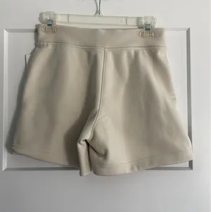 Lululemon Women’s Small Heavyweight Fleece 5” Sweatshorts thumbnail 5