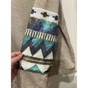 Entro Womens Sequin Aztec‎ Sleeve Sweatshirt Oatmeal Heather Geometric Top L thumbnail 3