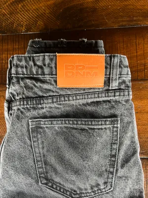 Black Straight-Leg Jeans thumbnail 3