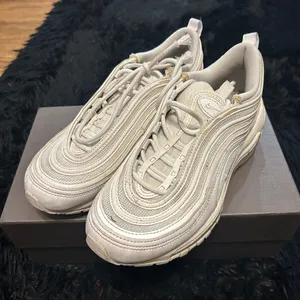 NIKE Air Max 97 white lace up shoes sneakers women’s 7.5 thumbnail 1