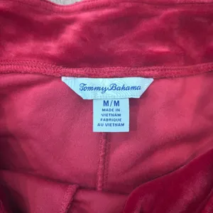 Tommy Bahama Women's Red Velour V-Neck Sweatshirt & Casual Pants Set Size Medium thumbnail 5