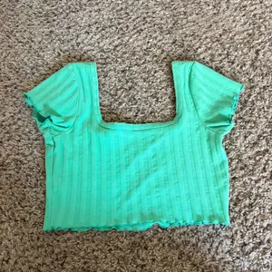 Offline by Aerie Green Ribbed Crop Top Size Women’s Small thumbnail 3